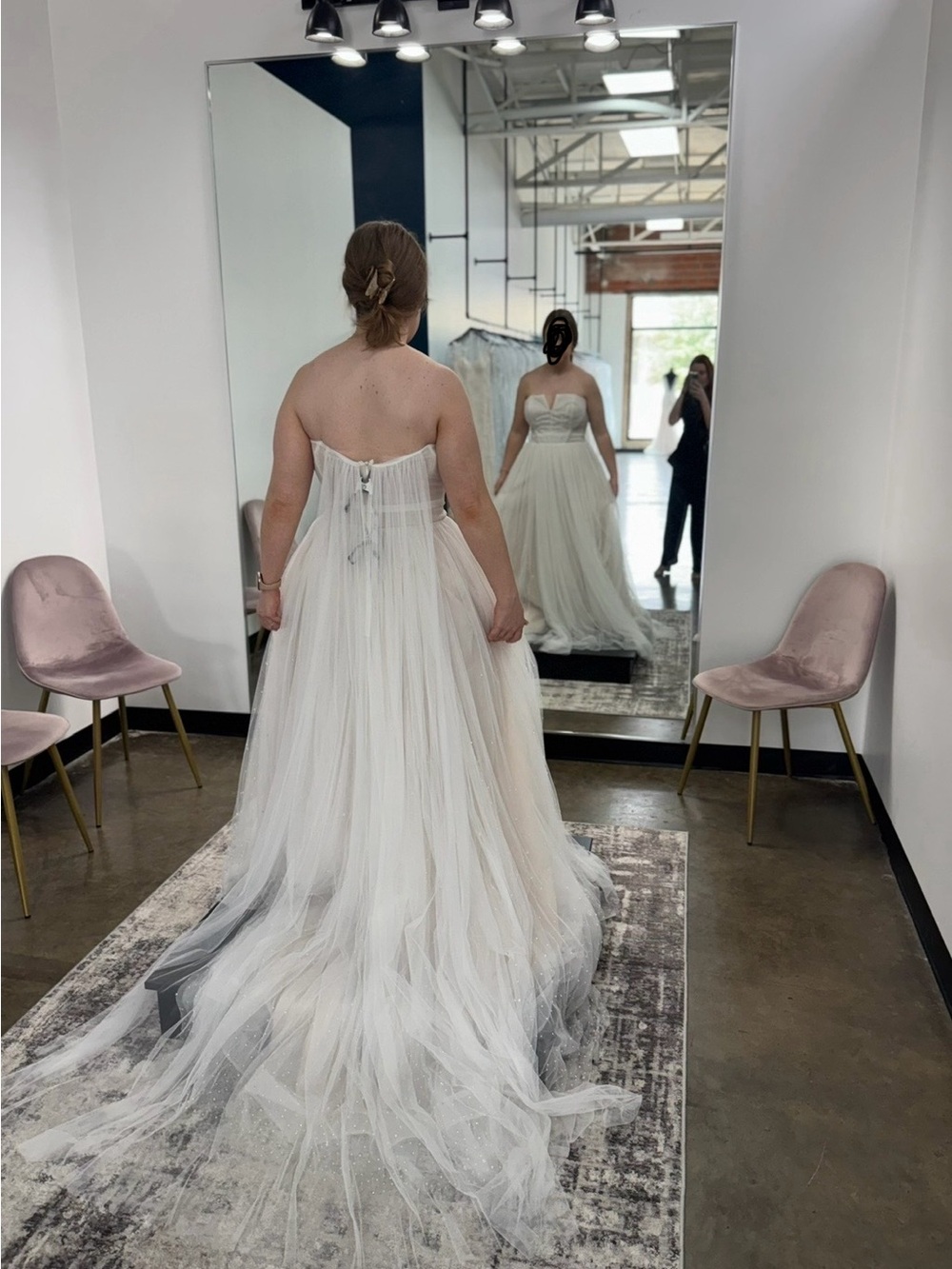 Vera Wang Strapless Tulle Wedding Gown in Ivory and White